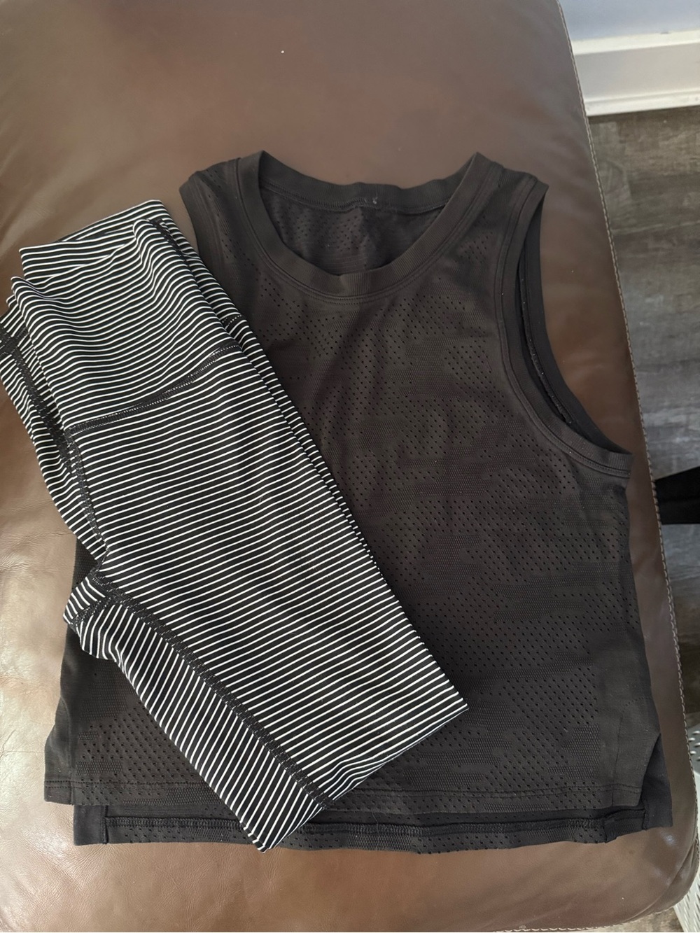 lululemon Bundle Black Muscle Tee and leggings